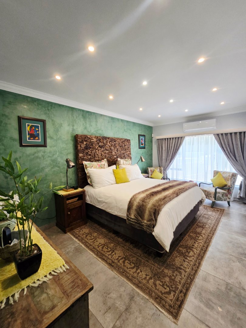 6 Bedroom Property for Sale in Wilkoppies North West